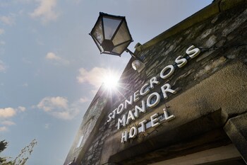 Stonecross Manor Hotel