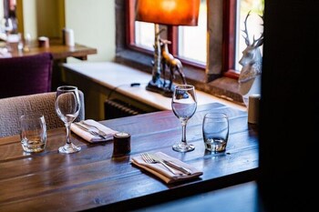 Stonecross Manor Hotel