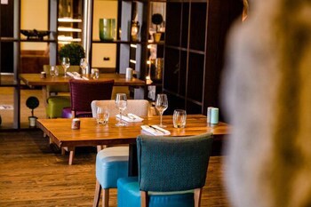 Stonecross Manor Hotel