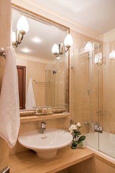 Crystal Palace Boutique Hotel
