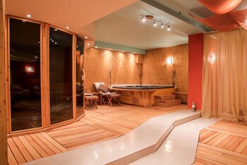 Crystal Palace Boutique Hotel