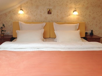Eney Hotel