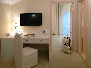 Eney Hotel