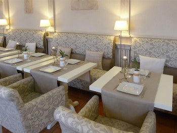 Eney Hotel