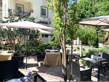 Eney Hotel