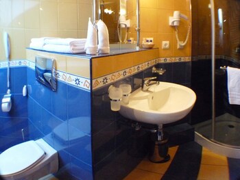 Eney Hotel