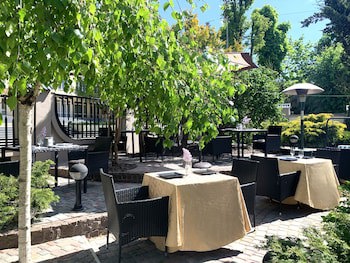 Eney Hotel
