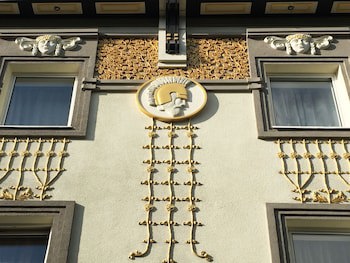 Eney Hotel