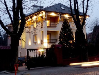 Eney Hotel