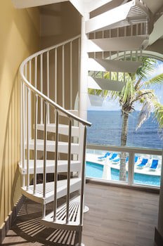 Oyster Bay Beach Resort