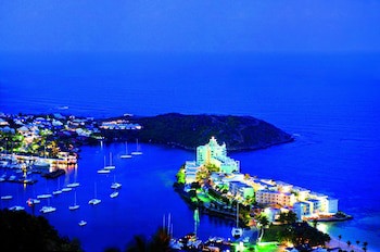 Oyster Bay Beach Resort