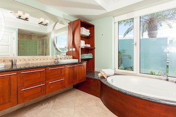 Oyster Bay Beach Resort