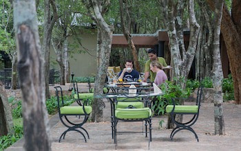 Deer Park Hotel