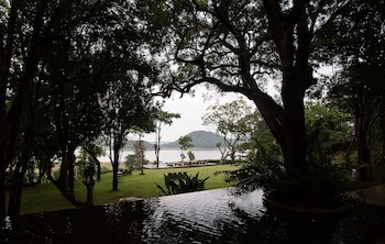 Deer Park Hotel