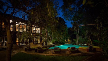 Deer Park Hotel