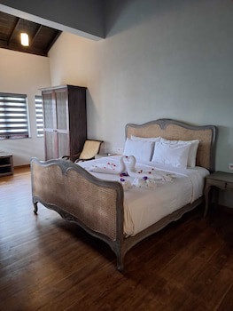 Deer Park Hotel