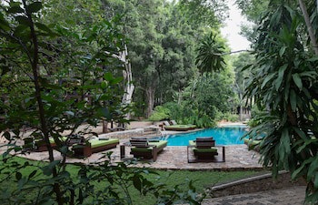 Deer Park Hotel