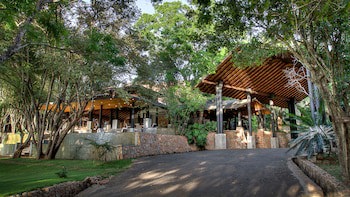 Deer Park Hotel