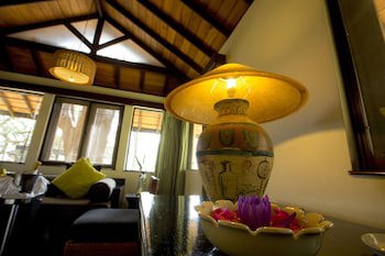 Deer Park Hotel