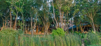Deer Park Hotel