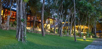 Deer Park Hotel
