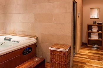 Gdm Megaron Historical Monument Hotel