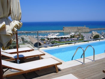 Gdm Megaron Historical Monument Hotel