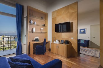 Gdm Megaron Historical Monument Hotel