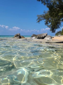 Coral Harbour Beach House And Villas
