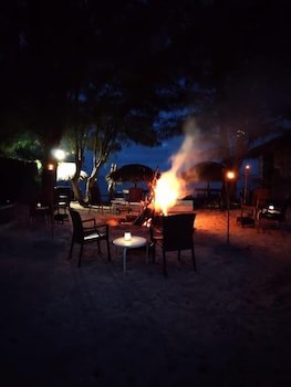 Coral Harbour Beach House And Villas
