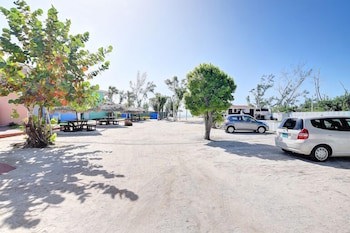 Coral Harbour Beach House And Villas
