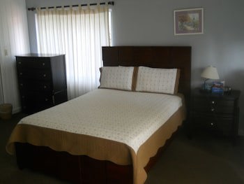 Coral Harbour Beach House And Villas