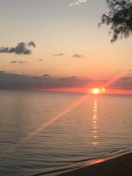 Coral Harbour Beach House And Villas