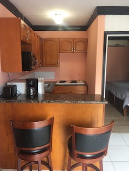 Coral Harbour Beach House And Villas