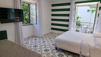 Hotel Alpha fotoğrafı
