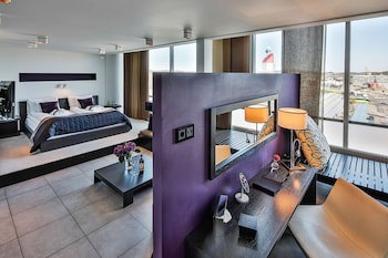 First Hotel G