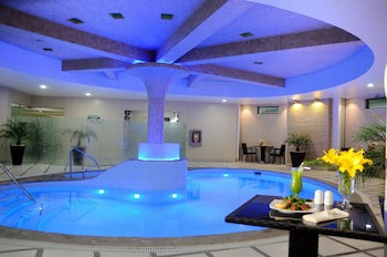 Suites Camino Real