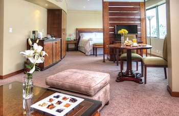 Suites Camino Real