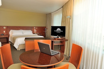 Suites Camino Real