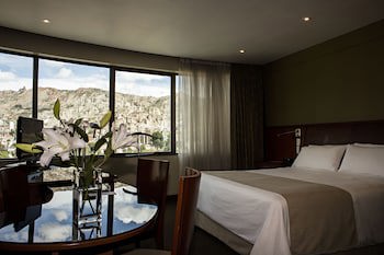 Suites Camino Real
