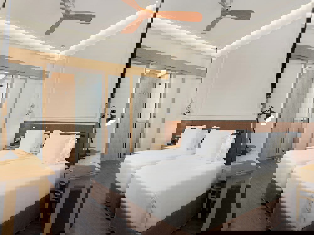 H10 Universitat Hotel