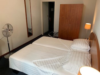 Admiral Hotel