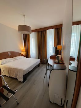 Admiral Hotel