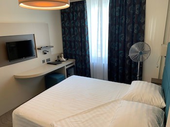 Admiral Hotel