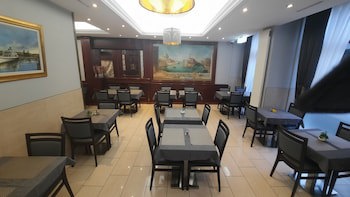 Admiral Hotel