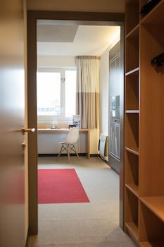 B&B Hotel Mons Gare