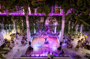 Alexandre Hotel Gala