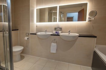 Cambridge Belfry Hotel & Spa