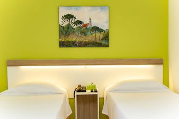 Bristol Upper Hotel