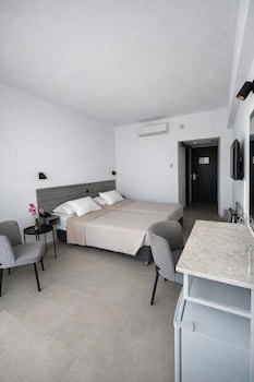 Navarria Hotel fotoğrafı